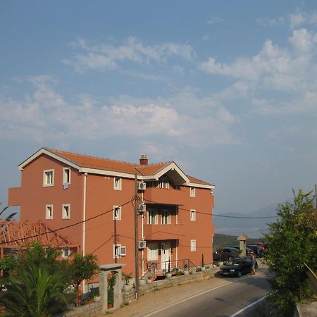 Apartments Drobni Pijesak Petrovac Bagian luar foto