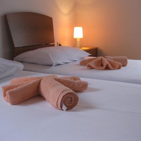 Apartments Drobni Pijesak Petrovac Ruang foto