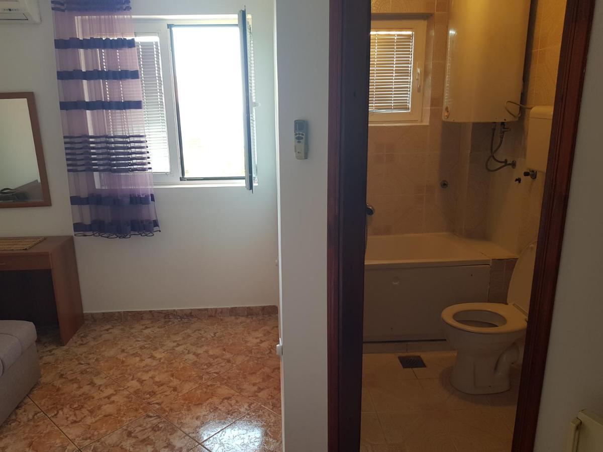 Apartments Drobni Pijesak Petrovac Ruang foto