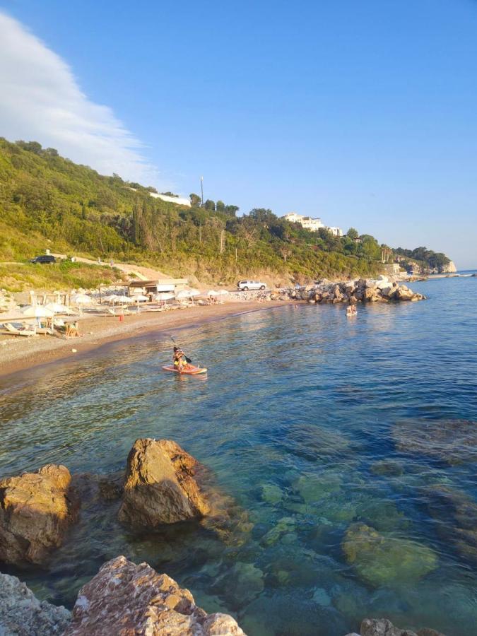 Apartments Drobni Pijesak Petrovac Bagian luar foto