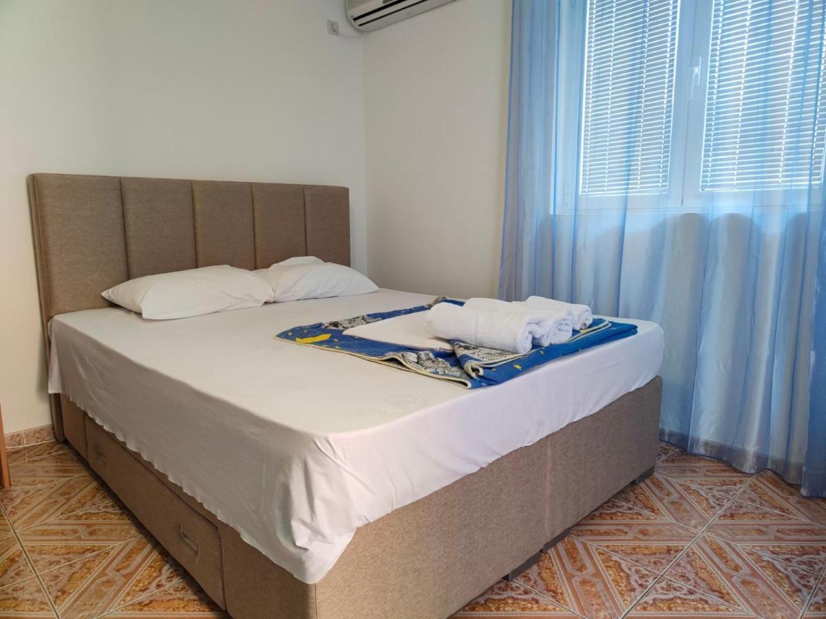 Apartments Drobni Pijesak Petrovac Bagian luar foto