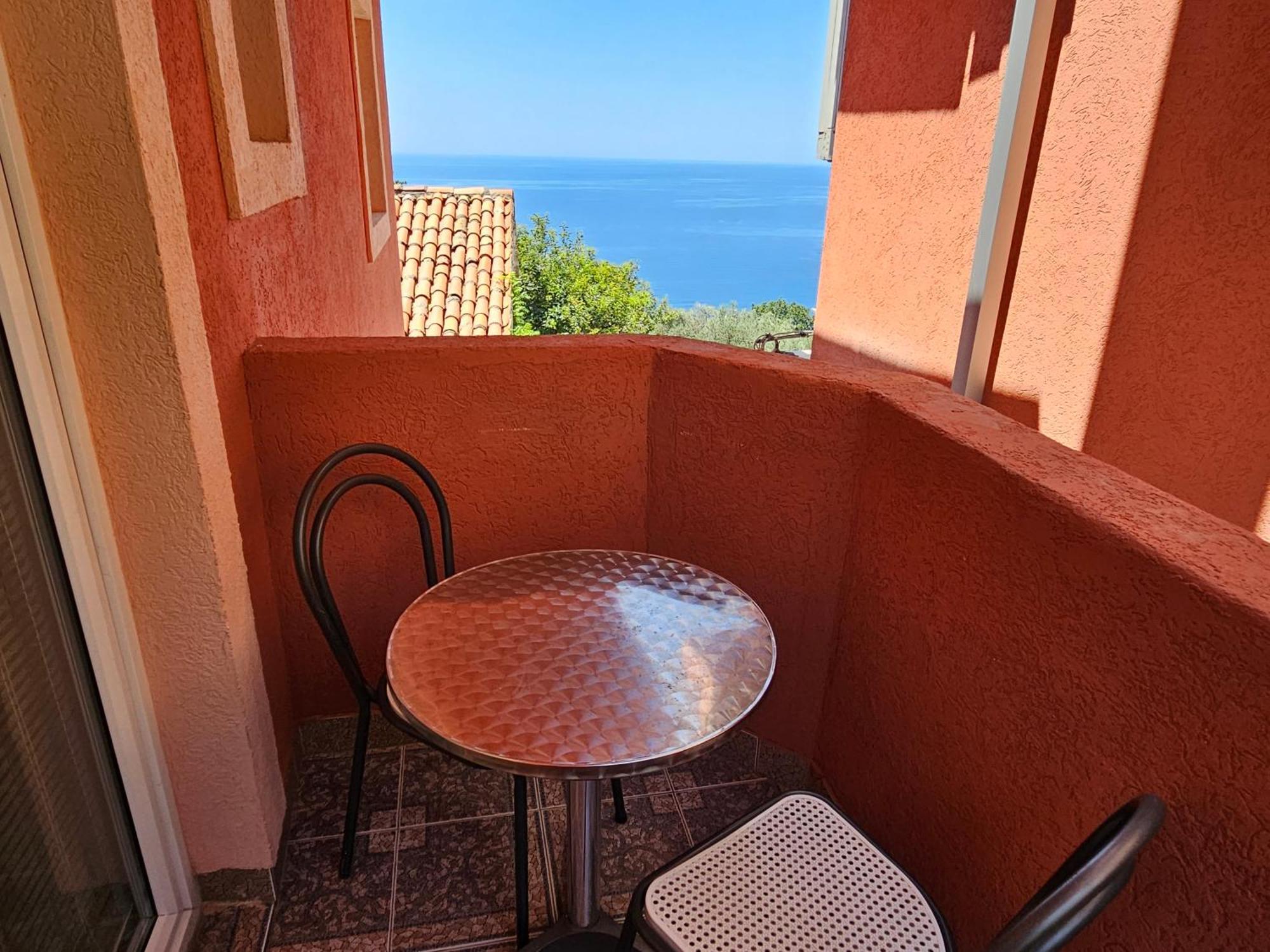 Apartments Drobni Pijesak Petrovac Ruang foto