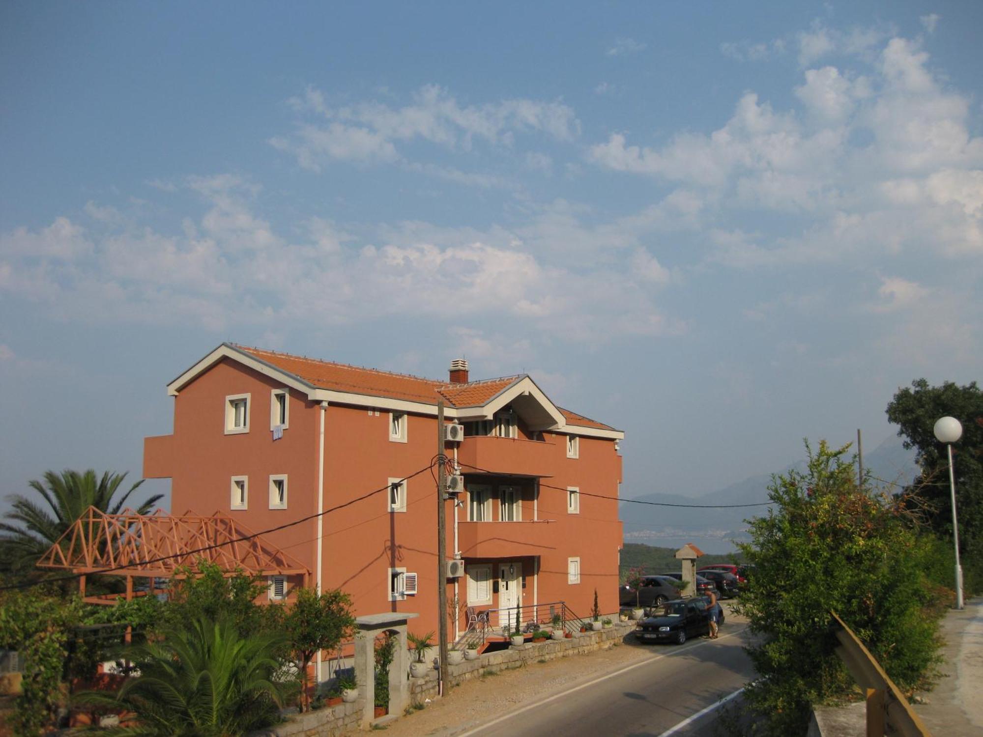 Apartments Drobni Pijesak Petrovac Bagian luar foto