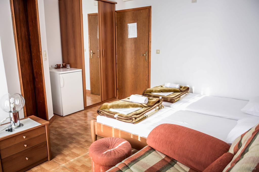 Apartments Drobni Pijesak Petrovac Bagian luar foto