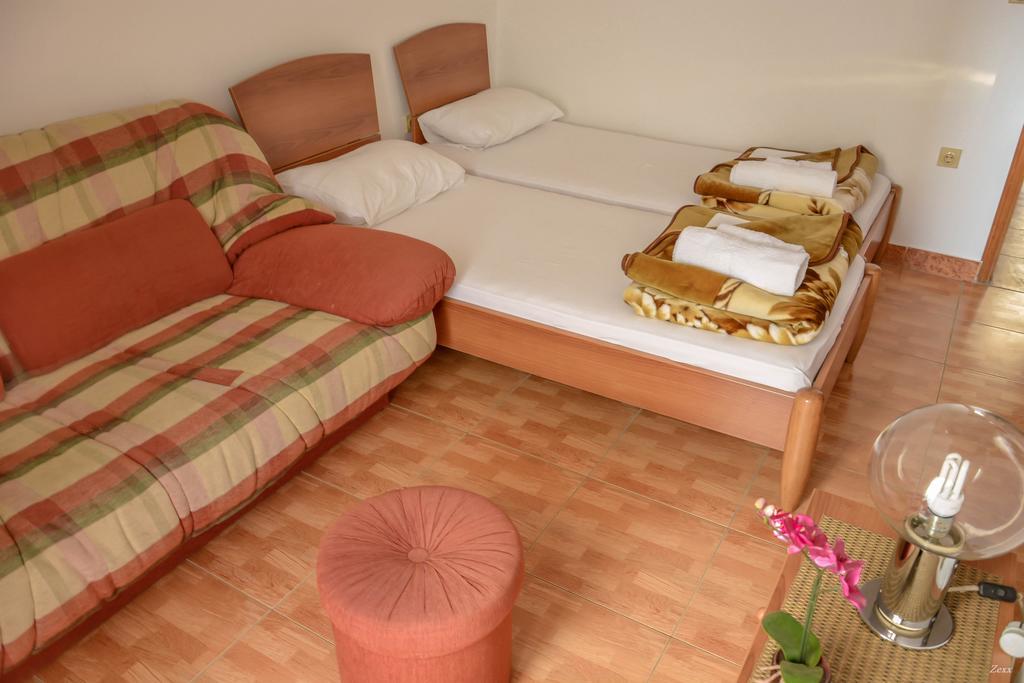 Apartments Drobni Pijesak Petrovac Bagian luar foto