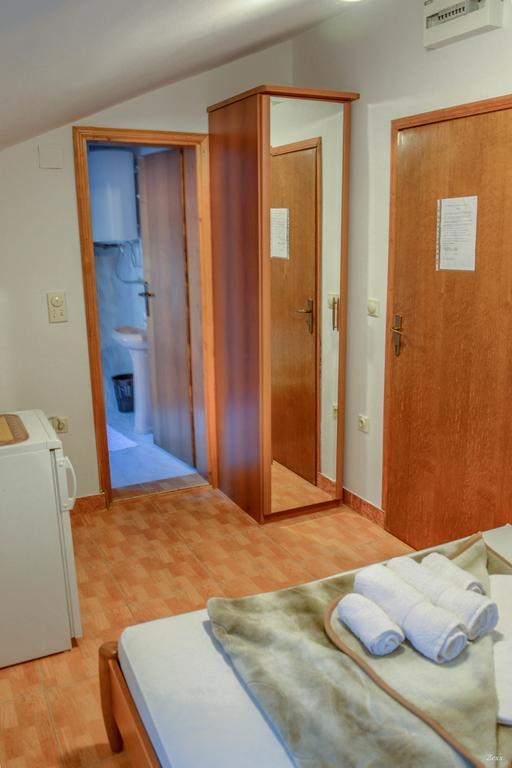 Apartments Drobni Pijesak Petrovac Bagian luar foto