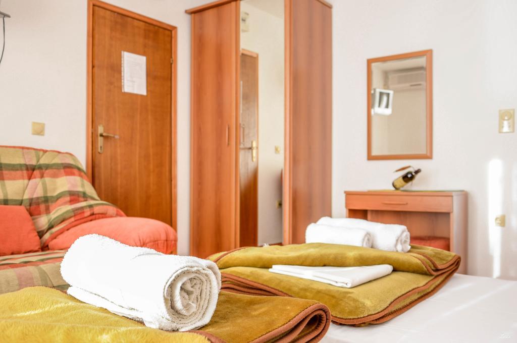Apartments Drobni Pijesak Petrovac Bagian luar foto
