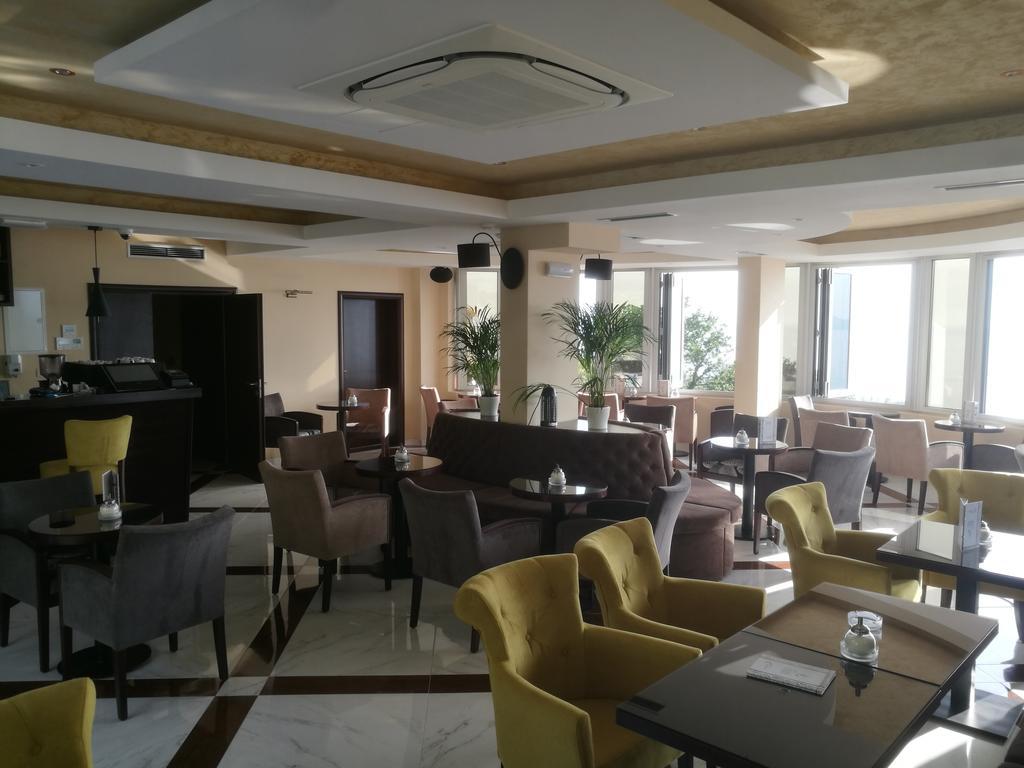 Apartments Drobni Pijesak Petrovac Bagian luar foto