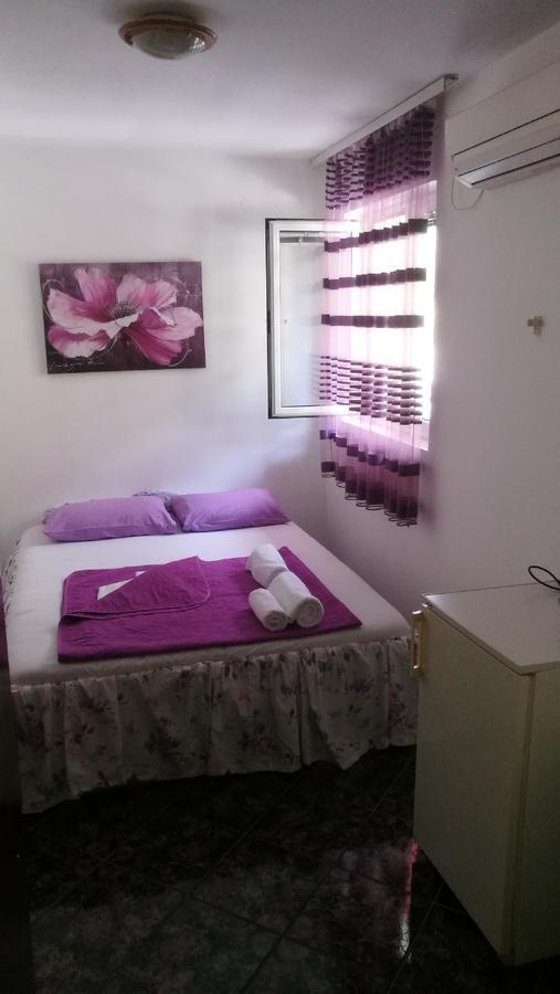 Apartments Drobni Pijesak Petrovac Bagian luar foto